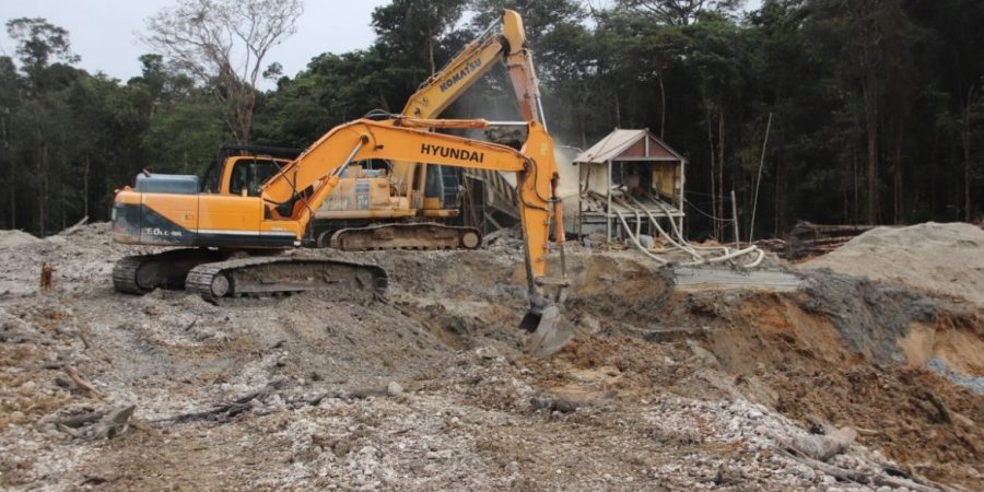 Visite d'un site minier de Guyane Gold Mine avec Dominique Bussereau 13