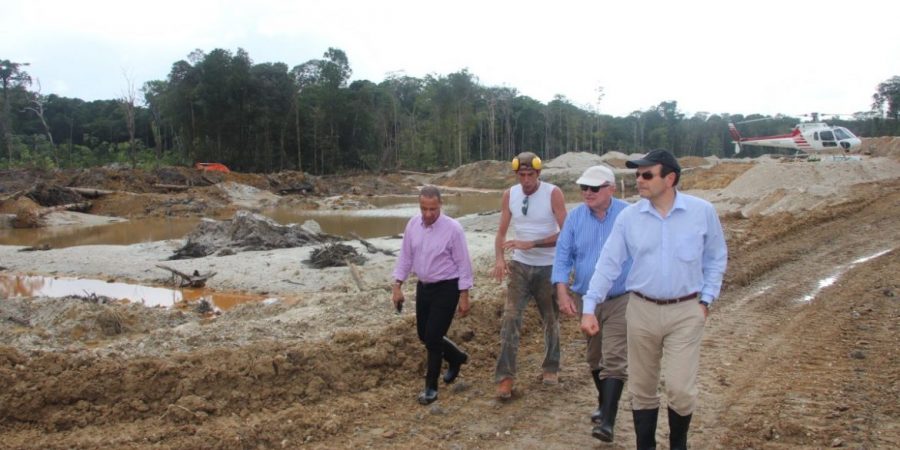 Visite d'un site minier de Guyane Gold Mine avec Dominique Bussereau 3