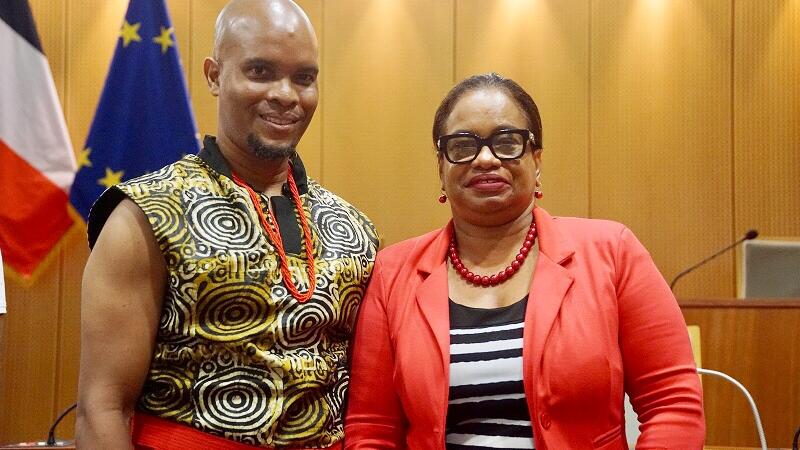 Remise du titre de "Hanshi" au Fondateur du Djokan, Yannick Théolade par  le Président de la CTG 8