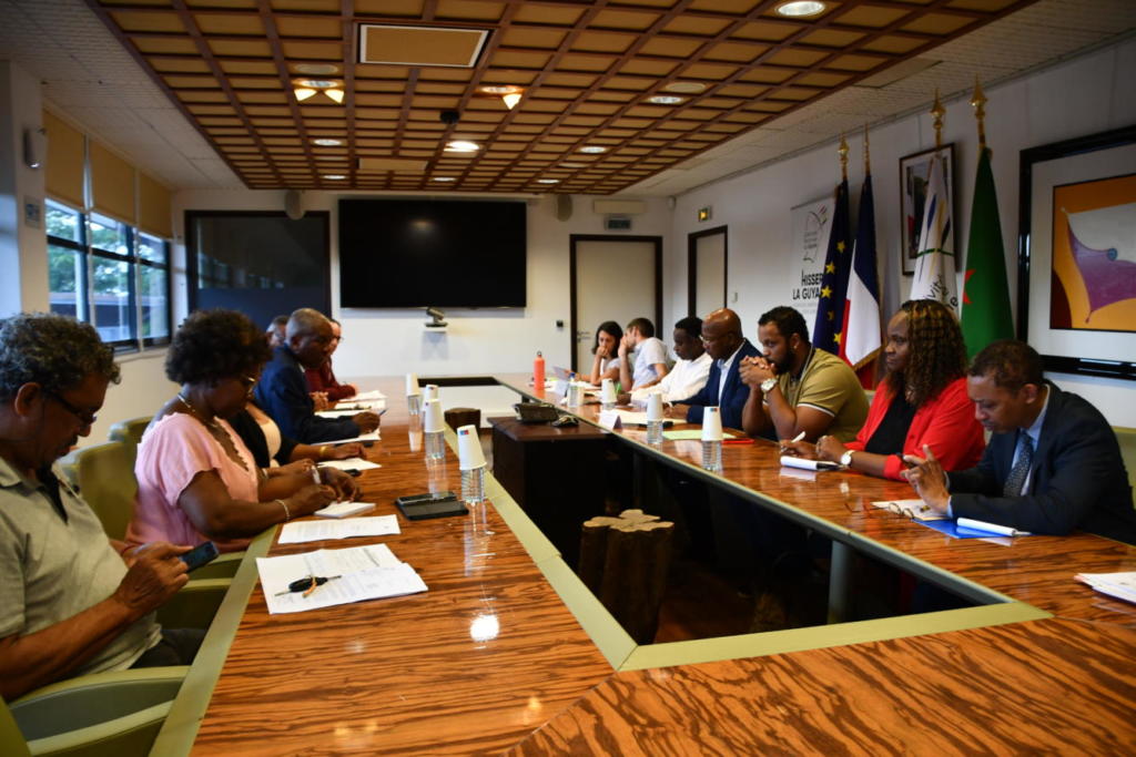 ﻿[AMÉNAGEMENT] Rencontre avec le maire de Matoury au sujet du financement du Nouveau Programme de Renouvellement Urbain (PNRU) de la ville de Matoury